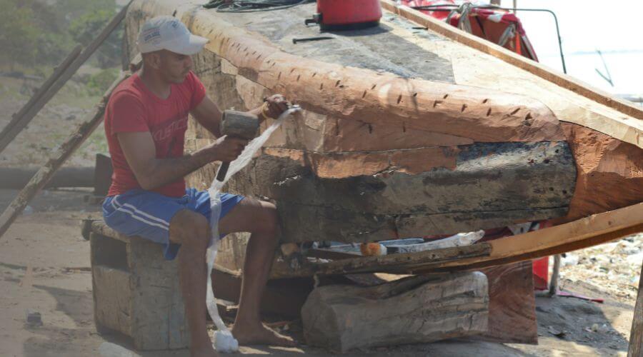 Why choose water damage restoration service for emergency water extraction services in Lawrence